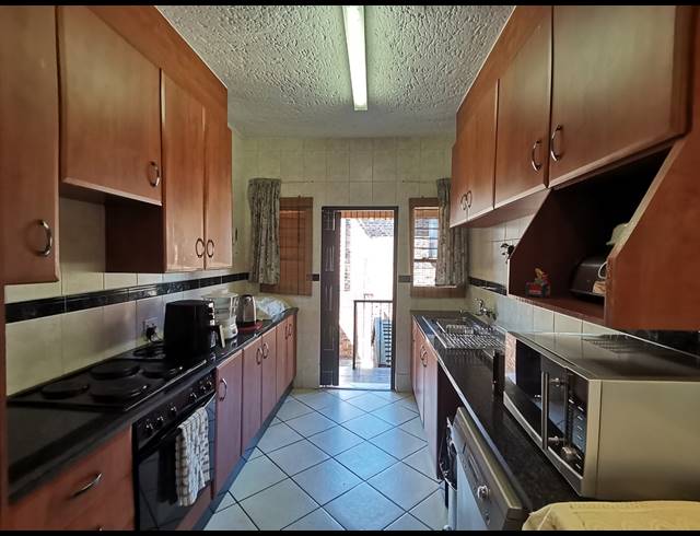 2 BEDROOM TOWNHOUSE FOR SALE IN LIEFDE EN VREDE